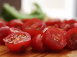 Descubre cómo hacer sangre encebollada con tomate de manera fácil y rápida